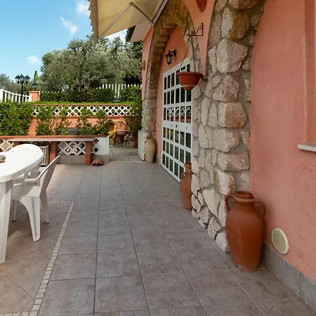 Casale Gli Ulivi مزرعة للإقامة