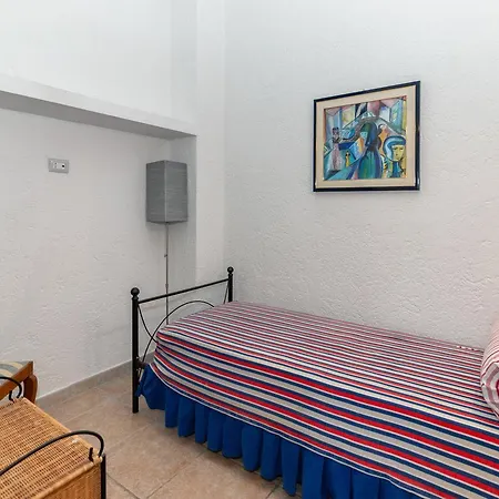 Alloggio per agriturismo Casale Gli Ulivi *